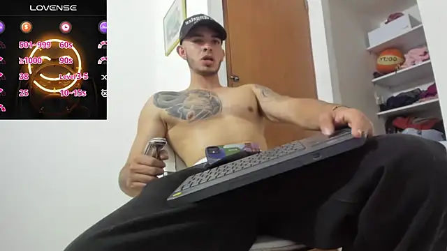 Snapshot of freestyle_blake1 chatting on 03-14-25, 08:28 freestyle blake1 online show from 03-14-25, 08:28