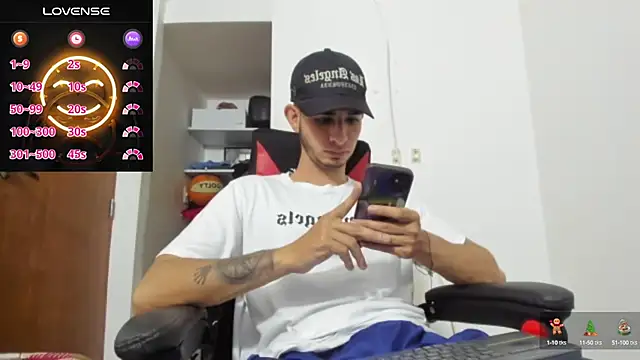 Snapshot of freestyle_blake1 chatting on 03-19-25, 03:51 freestyle blake1 online show from 03-19-25, 03:51