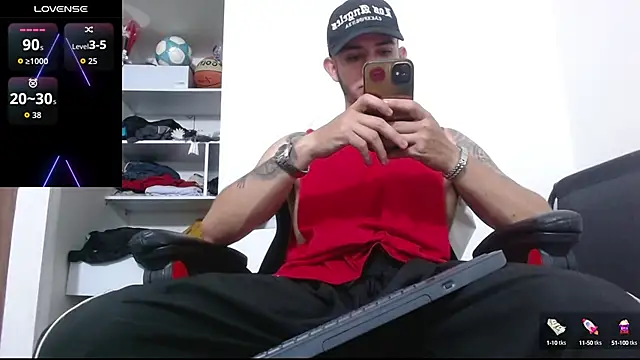 Snapshot of freestyle_blake1 chatting on 10-16-25, 12:11 freestyle blake1 online show from 10-16-25, 12:11