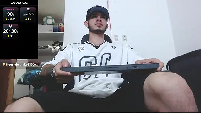 Snapshot of freestyle_blake1 chatting on 10-28-25, 01:14 freestyle blake1 online show from 10-28-25, 01:14