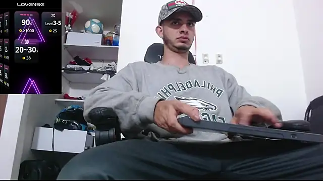 Snapshot of freestyle_blake1 chatting on 11-03-25, 10:32 freestyle blake1 online show from 11-03-25, 10:32