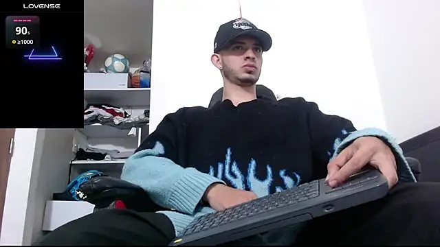 Snapshot of freestyle_blake1 chatting on 11-15-25, 12:02 freestyle blake1 online show from 11-15-25, 12:02