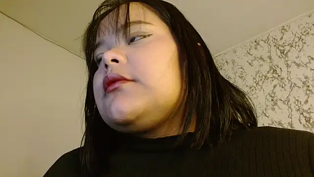 Snapshot of sexychubby___ chatting on 11-24-25, 04:45 sexychubby online show from 11-24-25, 04:45