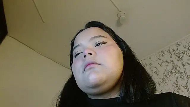 Snapshot of sexychubby___ chatting on 12-15-25, 06:01 sexychubby online show from 12-15-25, 06:01