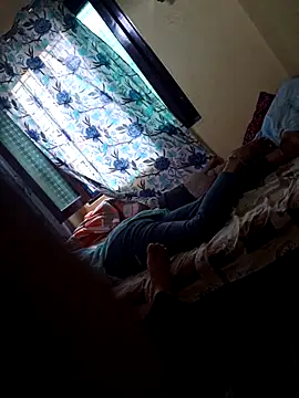 Snapshot of Adityagj123 chatting on 10-11-25, 11:42 Adityagj123 online show from 10-11-25, 11:42