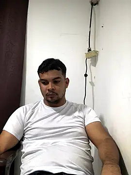 Snapshot of ElsecretodeBruno chatting on 09-10-25, 02:00 ElsecretodeBruno online show from 09-10-25, 02:00