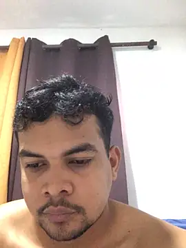 Snapshot of ElsecretodeBruno chatting on 09-26-25, 04:11 ElsecretodeBruno online show from 09-26-25, 04:11