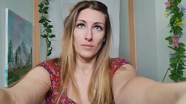 Snapshot of victorialotus chatting on 02-01-25, 07:05 victorialotus online show from 02-01-25, 07:05