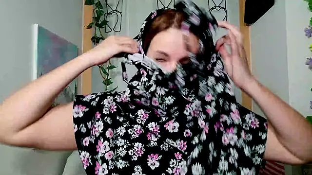 Snapshot of victorialotus chatting on 02-27-25, 04:41 victorialotus online show from 02-27-25, 04:41