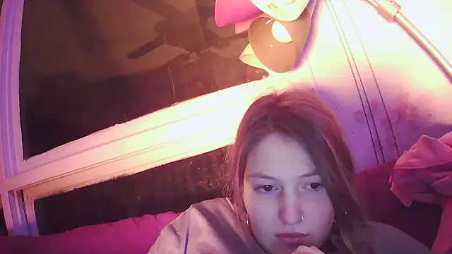 Snapshot of Angelk43 chatting on 02-21-26, 05:52 Angelk43 online show from 02-21-26, 05:52