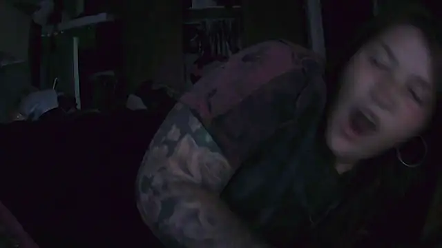 Snapshot of Angelk43 chatting on 06-27-26, 02:49 Angelk43 online show from 06-27-26, 02:49