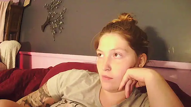 Snapshot of Angelk43 chatting on 07-05-26, 04:19 Angelk43 online show from 07-05-26, 04:19