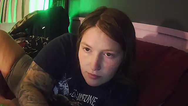 Snapshot of Angelk43 chatting on 07-18-26, 03:22 Angelk43 online show from 07-18-26, 03:22