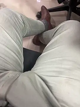 Snapshot of Bareilly_Boy1 chatting on 02-26-25, 01:19 Bareilly Boy1 online show from 02-26-25, 01:19