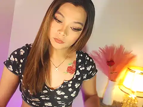 Snapshot of MajesticKitana chatting on 12-04-25, 05:06 MajesticKitana online show from 12-04-25, 05:06