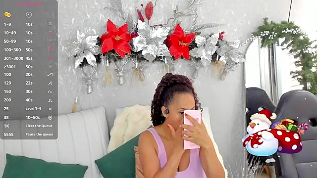 Snapshot of EmmaFerrary chatting on 11-29-25, 04:10 EmmaFerrary online show from 11-29-25, 04:10