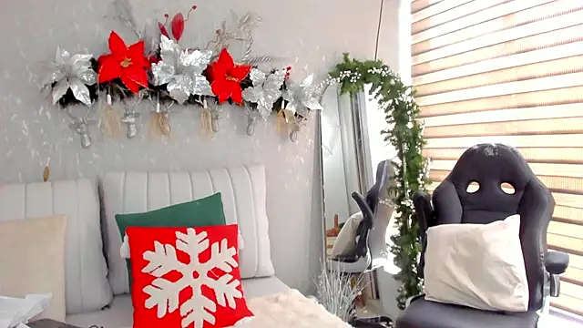 Snapshot of EmmaFerrary chatting on 01-07-26, 04:31 EmmaFerrary online show from 01-07-26, 04:31