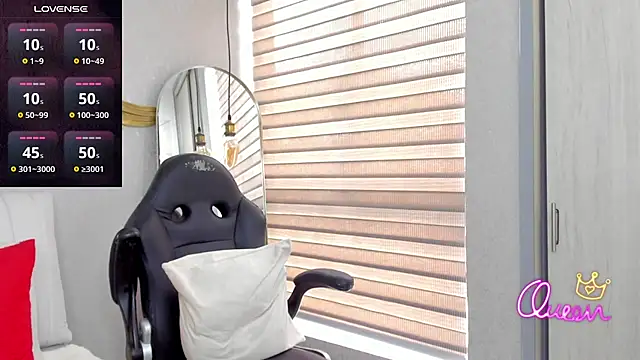 Snapshot of EmmaFerrary chatting on 01-13-26, 04:12 EmmaFerrary online show from 01-13-26, 04:12