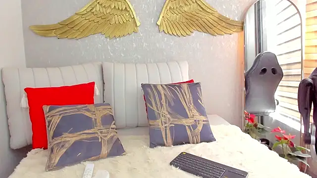 Snapshot of EmmaFerrary chatting on 02-22-26, 06:28 EmmaFerrary online show from 02-22-26, 06:28