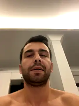 Snapshot of Emre-34 chatting on 10-29-25, 04:42 Emre-34 online show from 10-29-25, 04:42