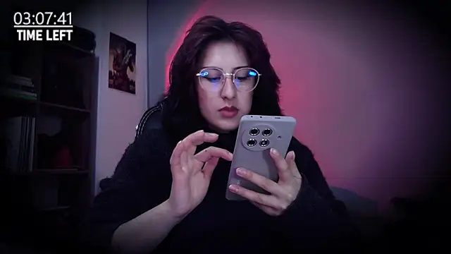 Snapshot of Scarlett_Sen chatting on 06-17-26, 02:51 Scarlett Sen online show from 06-17-26, 02:51