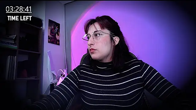 Snapshot of Scarlett_Sen chatting on 06-30-26, 01:23 Scarlett Sen online show from 06-30-26, 01:23