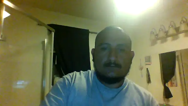 Snapshot of dro6969 chatting on 10-17-25, 02:37 dro6969 online show from 10-17-25, 02:37