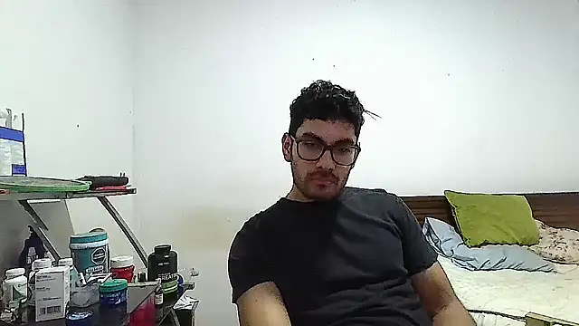 Snapshot of x-sebastian chatting on 12-01-24, 11:47 x-sebastian online show from 12-01-24, 11:47