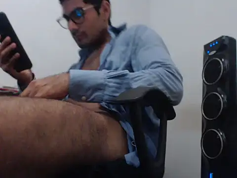 Snapshot of x-sebastian chatting on 12-21-25, 11:01 x-sebastian online show from 12-21-25, 11:01