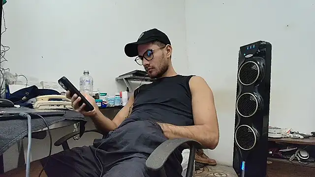 Snapshot of x-sebastian chatting on 02-07-26, 01:20 x-sebastian online show from 02-07-26, 01:20