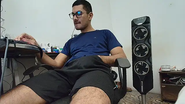 Snapshot of x-sebastian chatting on 02-12-26, 01:00 x-sebastian online show from 02-12-26, 01:00