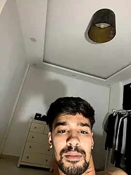 Snapshot of Hermanooooooo chatting on 01-08-26, 01:08 Hermanooooooo online show from 01-08-26, 01:08