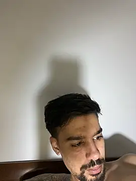 Snapshot of Hermanooooooo chatting on 03-13-26, 06:20 Hermanooooooo online show from 03-13-26, 06:20