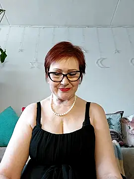 Snapshot of Fire_Night chatting on 01-12-26, 09:14 Fire Night online show from 01-12-26, 09:14