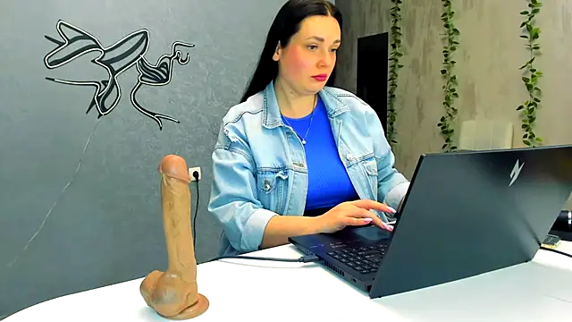 Snapshot of WorshipLilit chatting on 01-10-26, 01:07 WorshipLilit online show from 01-10-26, 01:07