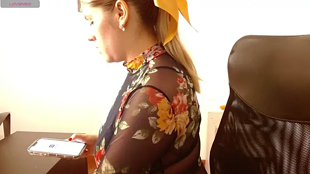 Snapshot of thamarajane chatting on 03-05-25, 05:08 thamarajane online show from 03-05-25, 05:08