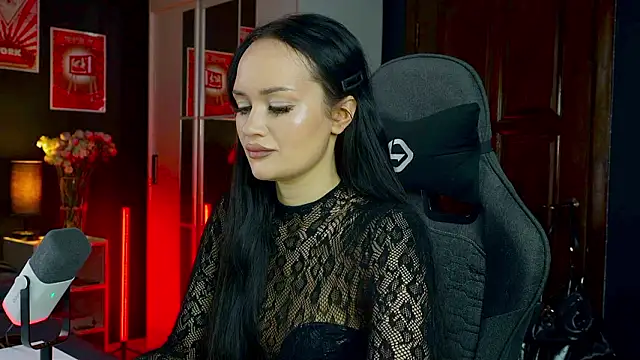 QueenAliss online show from 02-17-26, 05:59