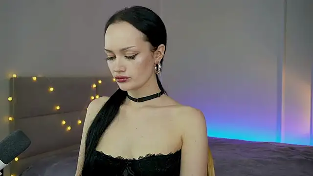 QueenAliss online show from 06-24-26, 07:51