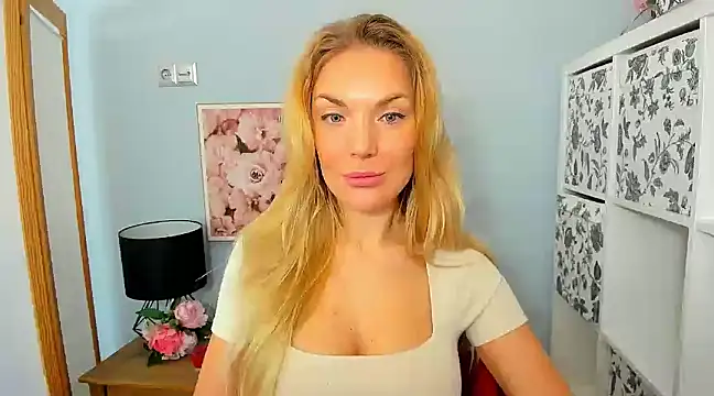 Snapshot of AulloraHoney chatting on 12-02-24, 06:20 AulloraHoney online show from 12-02-24, 06:20