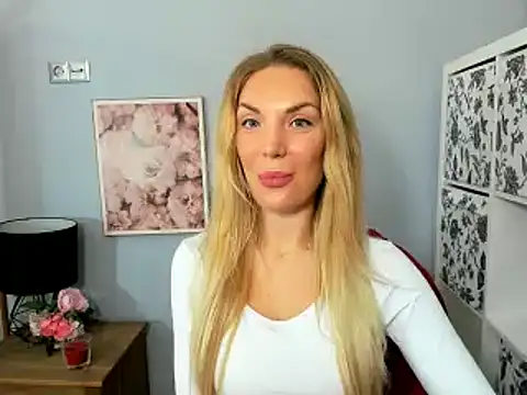 Snapshot of AulloraHoney chatting on 12-22-24, 09:22 AulloraHoney online show from 12-22-24, 09:22