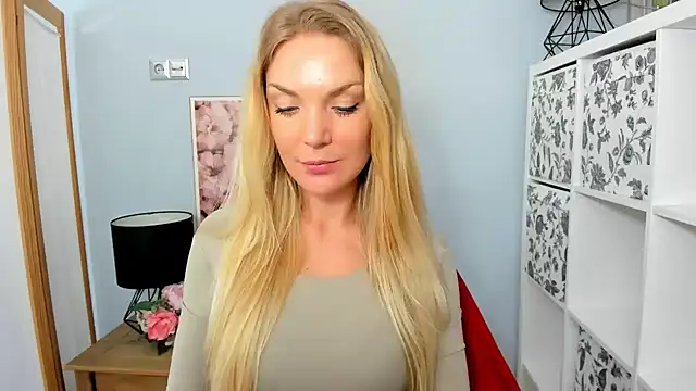 Snapshot of AulloraHoney chatting on 01-27-25, 10:06 AulloraHoney online show from 01-27-25, 10:06