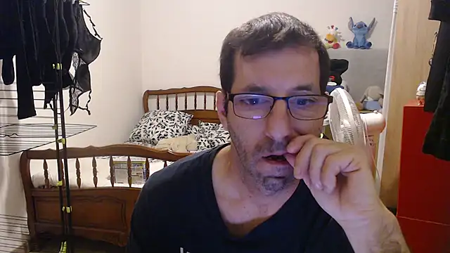 steph19x5 online show from 10-31-25, 06:03