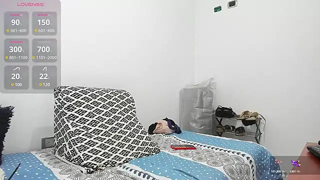 Snapshot of perla_jeff chatting on 03-18-25, 10:15 perla jeff online show from 03-18-25, 10:15