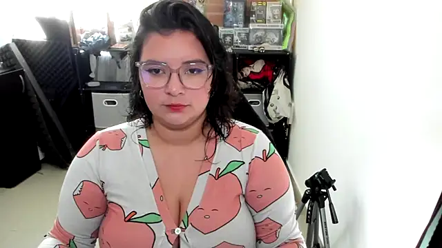 aika-dreams online show from 10-27-25, 01:37