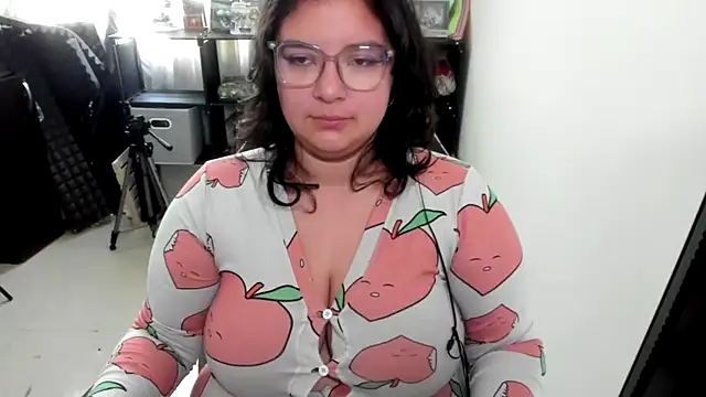 aika-dreams online show from 11-24-25, 03:23