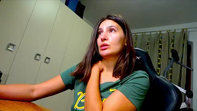 Snapshot of GodlyTheia chatting on 10-25-25, 04:24 GodlyTheia online show from 10-25-25, 04:24