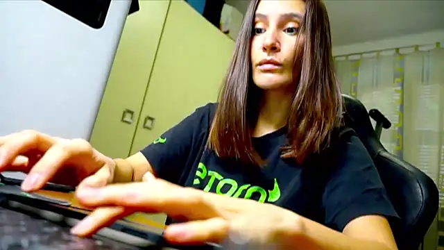 Snapshot of GodlyTheia chatting on 01-10-26, 11:01 GodlyTheia online show from 01-10-26, 11:01