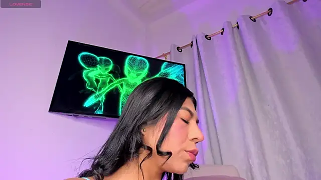 Snapshot of VictoriaVX chatting on 09-18-25, 11:23 VictoriaVX online show from 09-18-25, 11:23