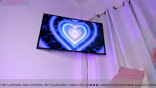 Snapshot of VictoriaVX chatting on 09-20-25, 01:06 VictoriaVX online show from 09-20-25, 01:06