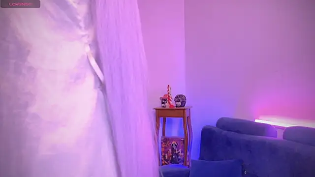 Varya Ferreira online show from 02-14-25, 04:58